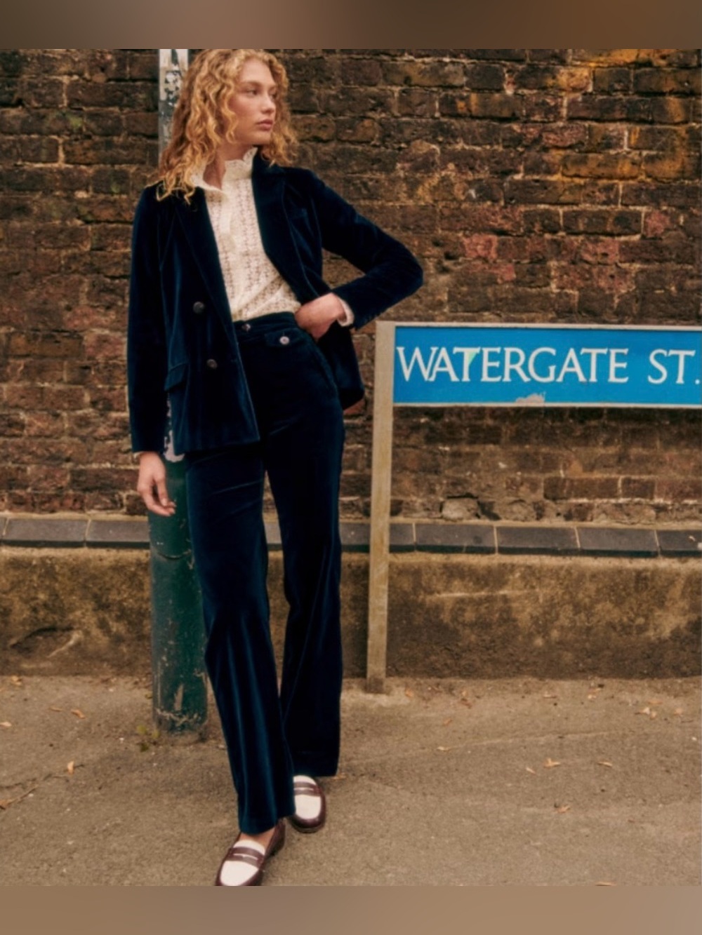 Sezane Florentino Velvet Trousers in Navy Size 38